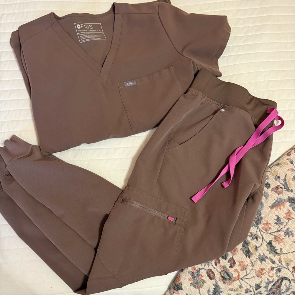 Figs Women's Smokey Taupe Scrub Set S/Sp